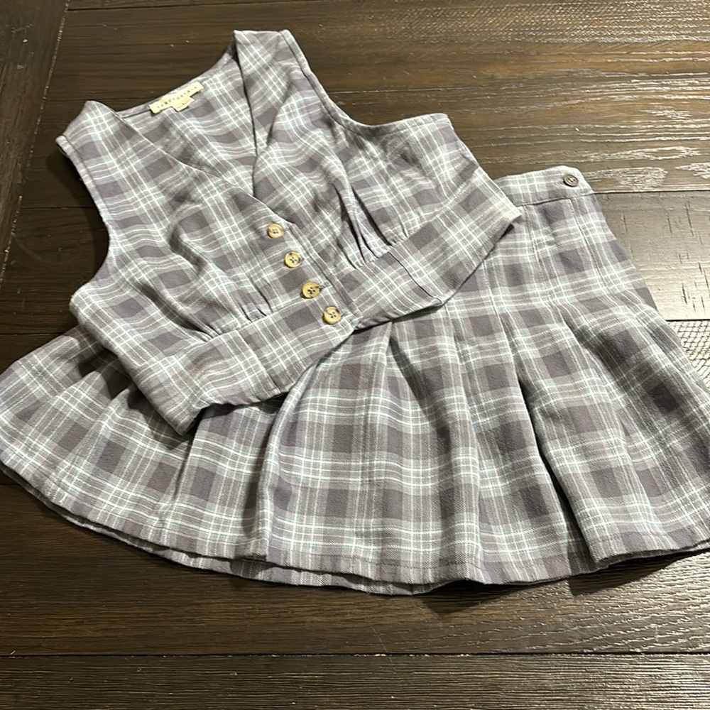 Vest and skirt set plaid grey with lite blue